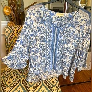 NWOT Cynthia Rowley 1X Ladies Blouse 3/4 length sleeves Blue and white floral